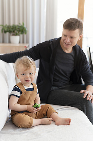 un père et son enfant