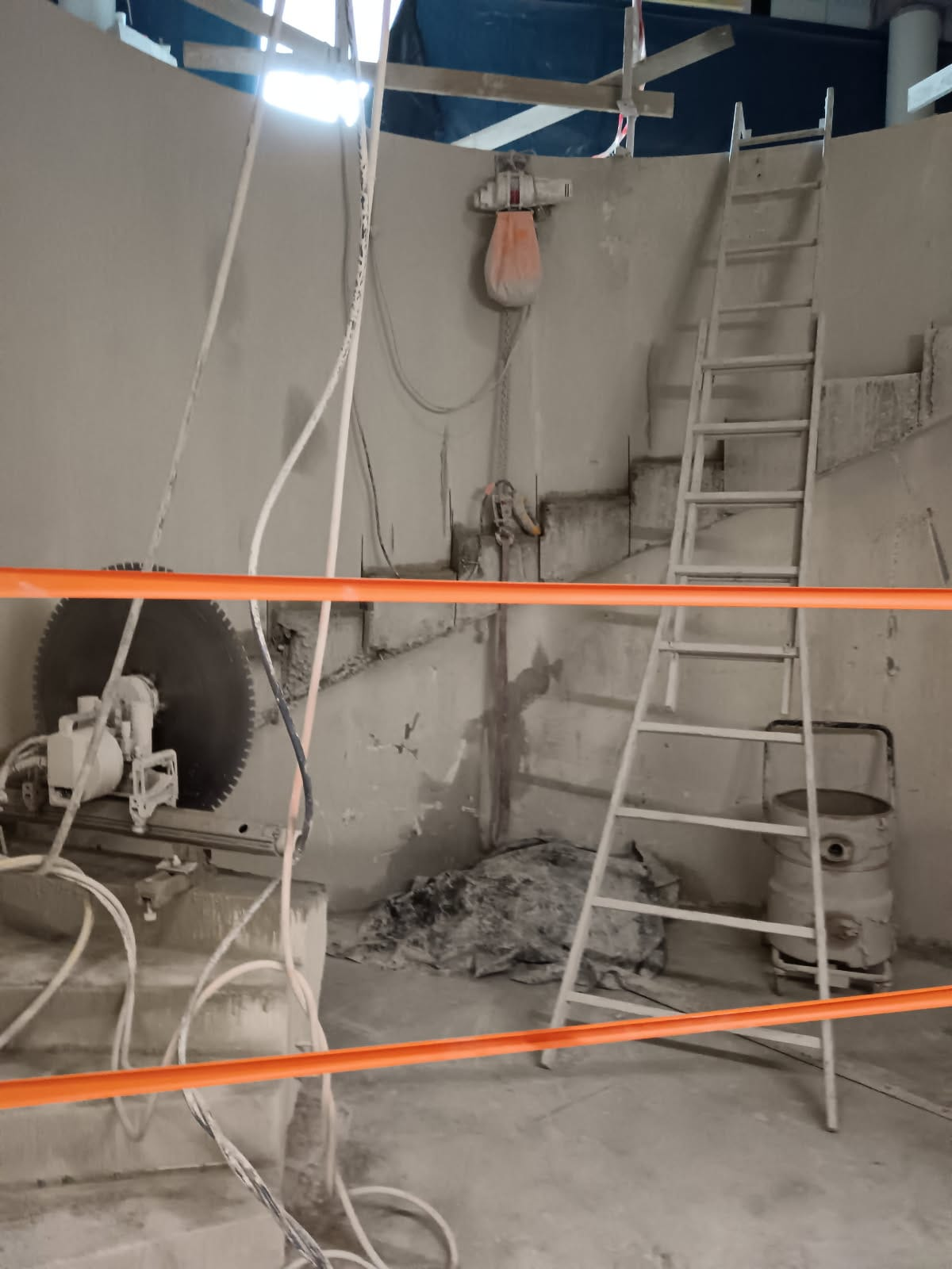 Travaux : escalier enlevé