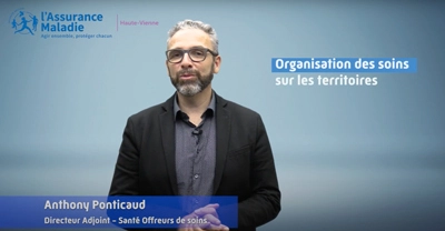 Photo d'Anthony Ponticaud directeur adjoint qui parle de l'exercice coordonné