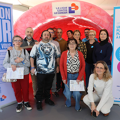 photo de participants et des organisateurs devant l'animation