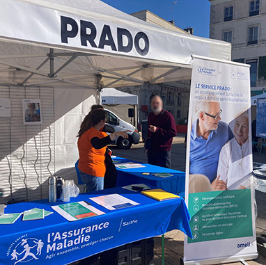 Stand du service PRADO de la CPAM de la Sarthe lors du Forum AVC 2025 au Mans