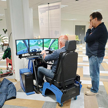 Photo d'un atelier de simulateur d'éco-conduite