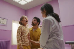 Une jeune fille en consultation médicale